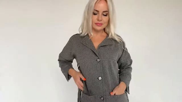 Женский костюм с брюками