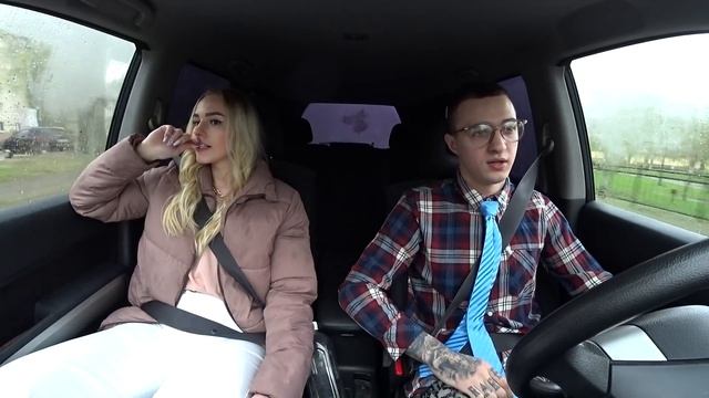 ОЧКАРИК ЛЕЗЕТ СОСАТЬСЯ НА ПЕРВОМ СВИДАНИИ смотреть онлайн