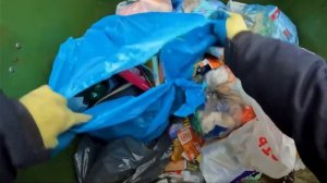 Как я зарабатываю лазая по мусоркам Питера ?