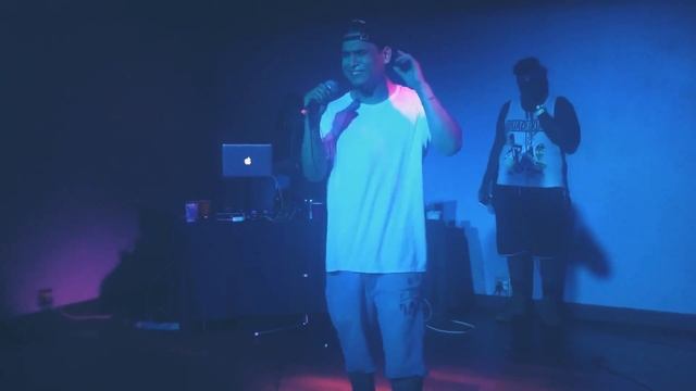 Vinnie Rogers - Who Left The Window Open (Live Warehouse live 2018) смотреть онлайн