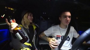 ПЬЯНАЯ ПАССАЖИРКА ПОЦЕЛОВАЛА ТАКСИСТА И ПРИГЛАСИЛА К СЕБЕ ДОМОЙ