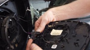 How to replace the door wing mirror glass on Range Rover Sport L494