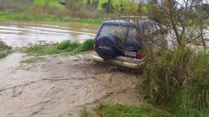 Pajero vs isuzu bighorn