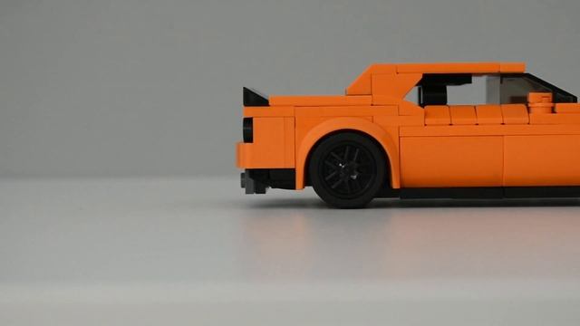 LEGO Dodge Challenger Hellcat MOC смотреть онлайн