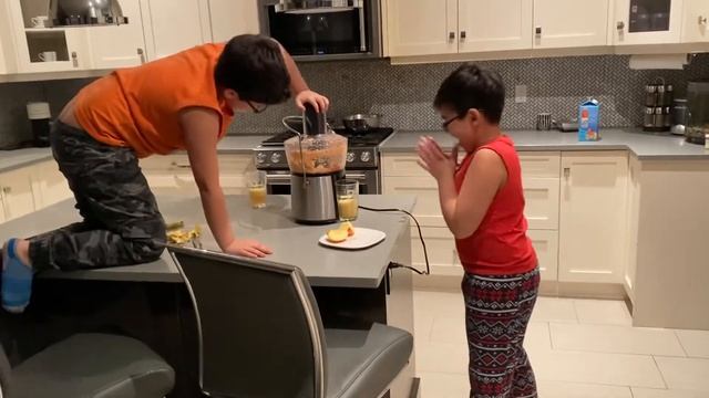 Apple juice by 10 years old смотреть онлайн