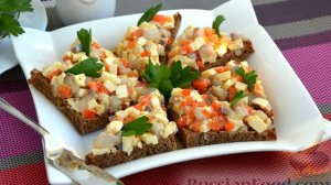 Хлеб и селёдка – отличная компания.
ЗАКУСКА ИЗ СЕЛЬДИ И СЫРА