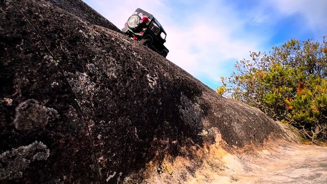 In 4K HDR | Land Rover D90 at Godzilla Rock | 1:10 RC Rock Crawler by Team Raffee Co. #rccrawler