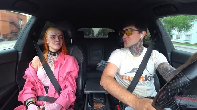 ОЗАБОЧЕННАЯ ДЕВУШКА ПРИШЛА НА ПЕРВОЕ СВИДАНИЕ смотреть онлайн