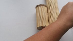 Ваза своими руками из втулок и деревянных шпажек