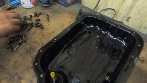 TOYOTA VOXY меняем масло в вариаторе Трудовик Вова покажет класс!