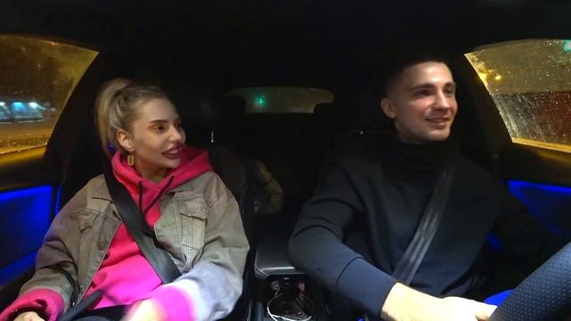 ПАССАЖИРКА ПОЗВАЛА К СЕБЕ ДОМОЙ / ДВА ТАКСИСТА ЗА ОДНУ ПОЕЗДКУ / PRANK смотреть онлайн
