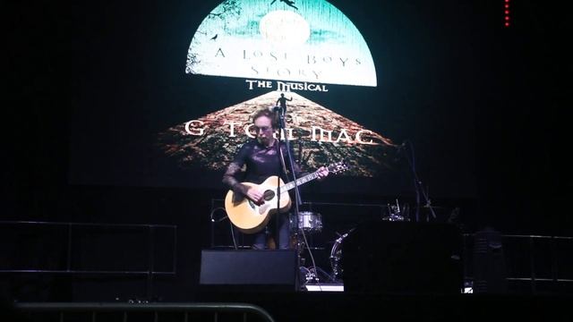 G Tom Mac Live - Cry Little Sister смотреть онлайн