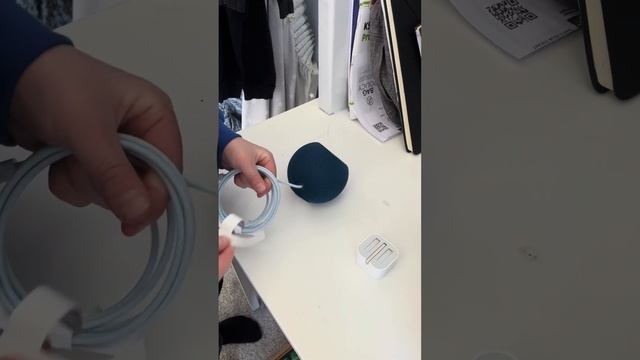Unboxing the HomePod mini смотреть онлайн