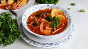 СОЛЯНКА КЛАССИЧЕСКАЯ С КАРТОШКОЙ КОЛБАСОЙ И ОГУРЦАМИ