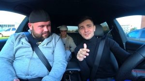БЫДЛО ПАССАЖИР В ТАКСИ БРОСАЕТСЯ НА.../ РЕАКЦИЯ ЛЮДЕЙ