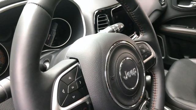 2017 Jeep Compass Limited 4x4 SUV смотреть онлайн