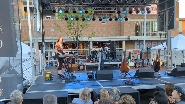 Songbird by Fleetwood Mac Christine Mcvie cover by Rumours ATL Rockin' In The Park 081122 ProAudio смотреть онлайн