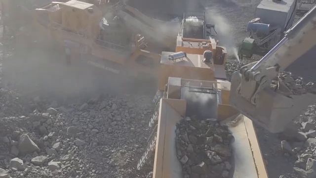 Striker JQ1380 mobile jaw crusher
