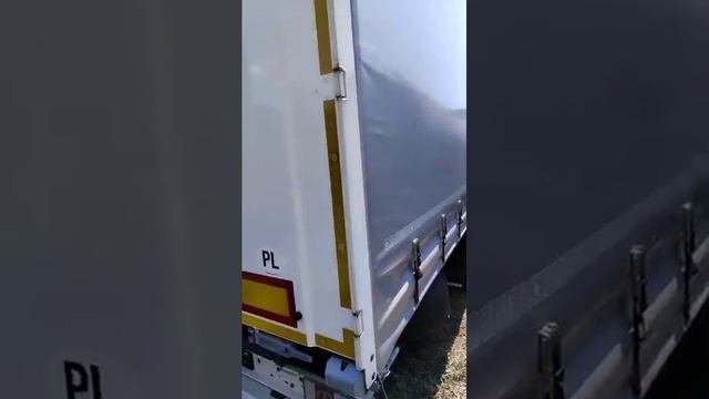 Тентованный полуприцеп Krone с паллетником