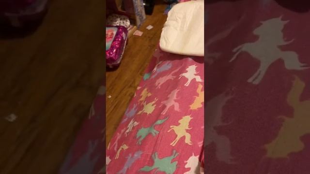 Feeding nova some apple juice 🧃 смотреть онлайн