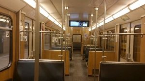 Ретро-поезд в метро Мюнхен,двери открываются вручную@polsveta50