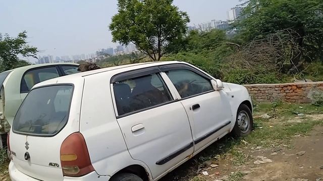 Fact Check: Can You Really Break the Car Window with Headrest during an Emergency? | Hindi смотреть онлайн