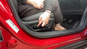 Mazda CX-30 – How to adjust the drivers seat position
