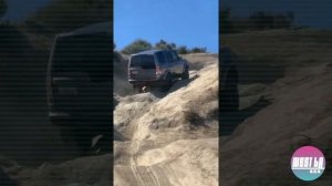 Land Rover LR4 vs. Land Rover Defender 110: off-road challenge at the Cleghorn trail!
