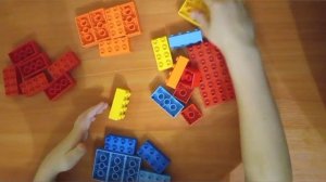 Конструювання (з конструктора Lego) "Стіл та стільчики для гостей"