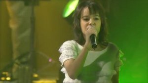 Alizee   En Concert 2004 HD 720p   04 Toc de mac