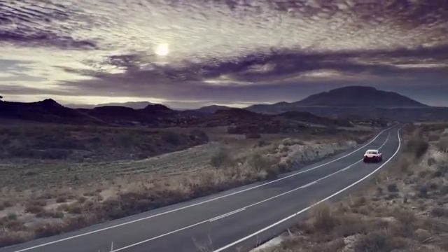 Реклама роллс ройс с девушкой лига
