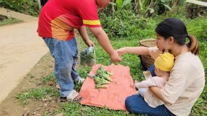 Harvest Vegetables on the Farm to Sell and Buy New Clothes for 7 Month Old Daughter