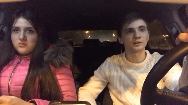 ТАКСИСТ БРЕЕТСЯ ЗА РУЛЁМ / ПАССАЖИРКА В ШОКЕ смотреть онлайн