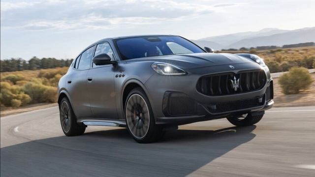 2023 Maserati Grecale Trofeo SUV First Test: V-6 Sports Car Fun for the Whole Family смотреть онлайн