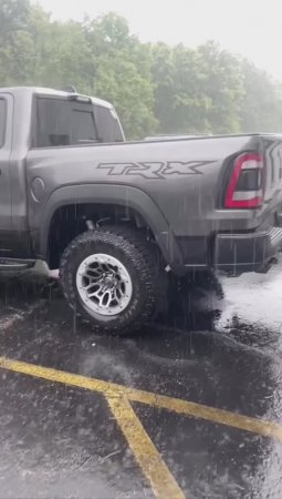 🌧️ Монстры под дождем #ramtrx #ram1500limited #ram1500rebel #fordf150raptor #fordraptor