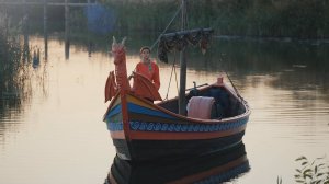 "Ты неси меня река"