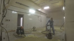Демонтаж наливного пола на производстве. Монтаж полимерного эпоксидного покрытия