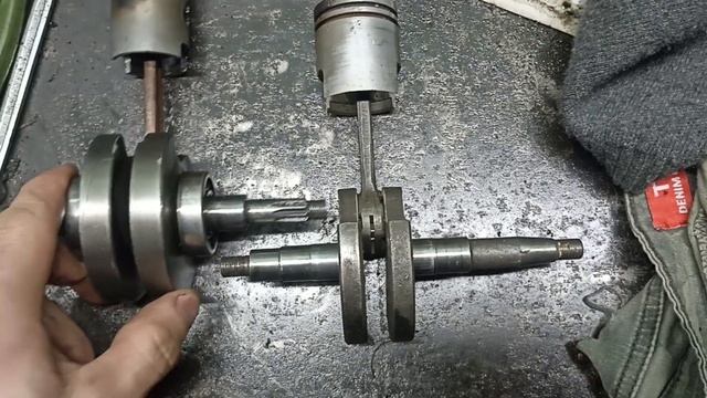 Мопед Карпаты и культиватор крот, сравнение деталей двигателя