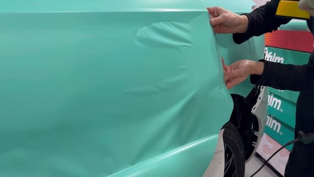 Оклейка кузова автомобиля виниловой пленкой.