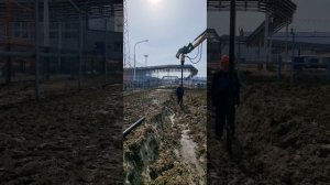 Закручивание винтовых свай экскаватором в Мариинске