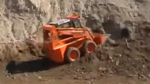 Сравнение Locust L 752 и Bobcat S 175