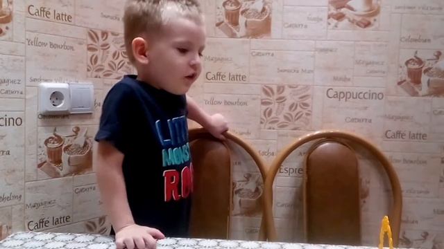 Распаковка Hot Wheels "Головокружительный прыжок" Unpacking set Hot Wheels "Deredevil jump" смотреть онлайн