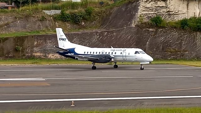 SAAB-340B de TAG Airlines despegando de Toncontin rumbo a Guatemala!! смотреть онлайн