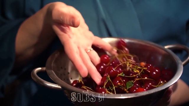 ONLY A TEASPOON ON AN EMPTY STOMACH. GOUT IS VERY AFRAID OF... смотреть онлайн