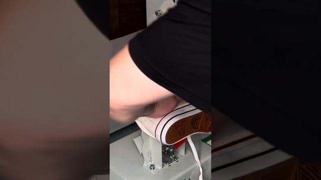 Брендируем кеды наклейкой DTF