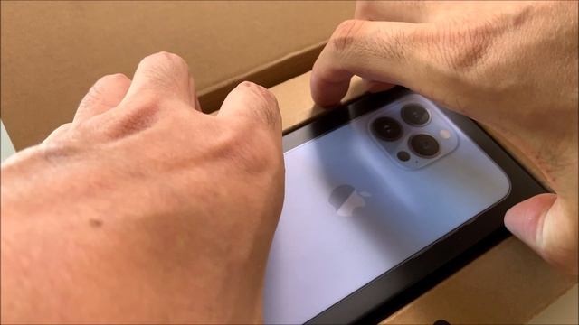 iPhone 13 Pro 1TB Unboxing (ft. Squid Game) смотреть онлайн