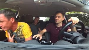 ПАССАЖИР ХВАТАЕТСЯ ЗА РУЛЬ В ТАКСИ И УГРОЖАЕТ ОТЖАТЬ МАШИНУ