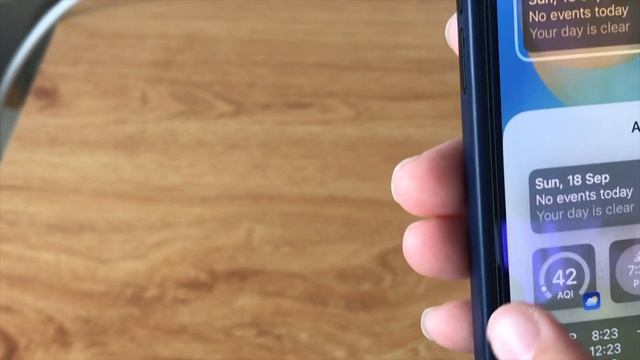 The *BEST* iOS 16 Features! смотреть онлайн