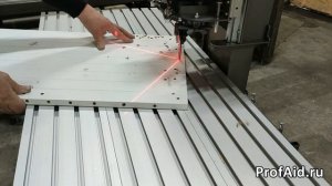 Вертикально - Горизонтальный сверлильный станок с лазерным целеуказателем.