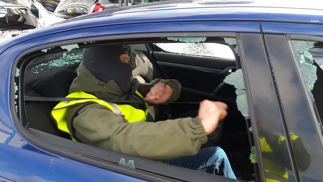 APEK / Technora Escape Necklace - Emergency Seat-Belt Removal смотреть онлайн